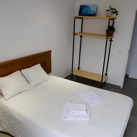 Maar House 3* לאחארס
