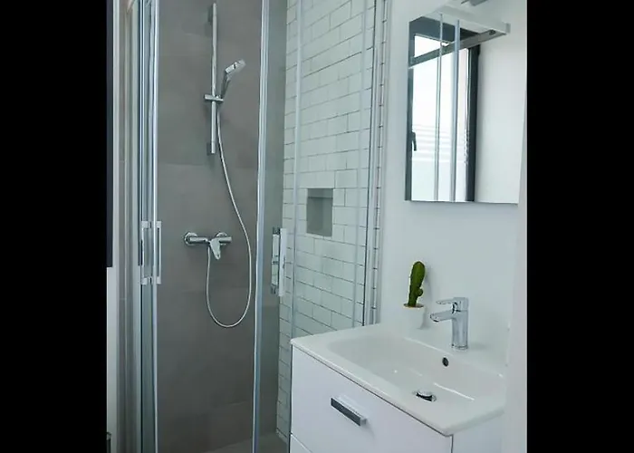Maar House 3*