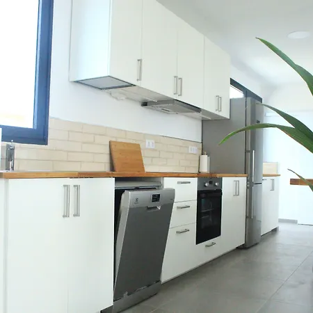 Maar House 3*